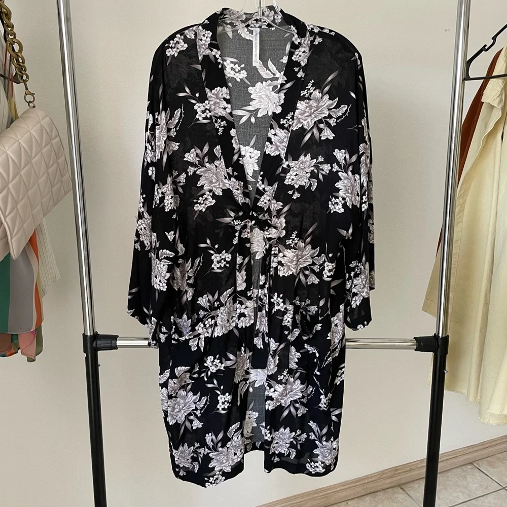 KIMONO - Picture 1 of 4